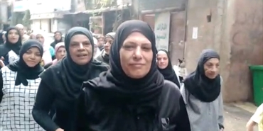 نساء مخيم برج البراجنة في بيروت يقتحمن مقر اللجنة الشعبية للمطالبة بالمياه التي إنقطعت عنهم منذ أسبوعين
