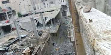 غارات مكثفة وقصف بالبراميل وقذائف المدفعية يستهدف مخيم اليرموك