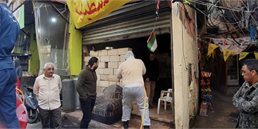 لمواجهة كورونا.. تعقيم المخيمات الفلسطينية في لبنان