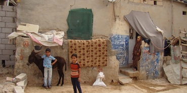 سكان «مخيم جرش» في الأردن يطالبون «الأونروا» بمنحهم فرص العمل في مؤسساتها بدلاً من «التسول» على الشعب الفلسطيني