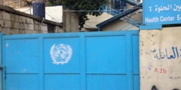 أزمة تتفجّر في عين الحلوة: ناشط يقفل مكتب الشؤون والأهالي يحذّرون من انفجار اجتماعي