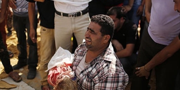 غزة تقاوم تحت النار لليوم الثامن عشر/ 733 شهيدًا و4605 جرحى