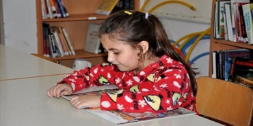 فسحة للأمهات في مكتبة مخيّم البصّ