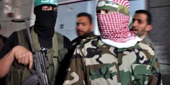 القسام يقصف المواقع (الإسرائيلية) بـ18 صاروخ