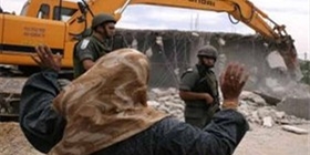 عائلة مقدسية تُجبر على هدم منزلها
