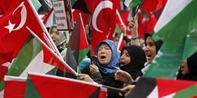 وصول وفد تضامني تركي إلى غزة