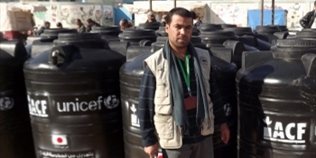 المستقبل و"ACF" توزع خزانات مياه برفح