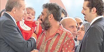 اللاجئون الفلسطينيون في لبنان يرحبون بزيارة الرئيس أردوغان