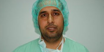 طبيب فلسطيني ينجح في إجراء أول عملية «قسطرة» لورم متفجر على مستوى العالم